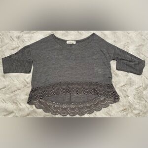 ABERCROMBIE & FITCH Long Sleeve Lace Trim High Low Top Small